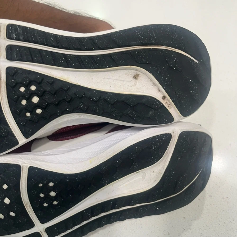 Nike Kids burgundy Pegasus 40 size 5Y‎ used